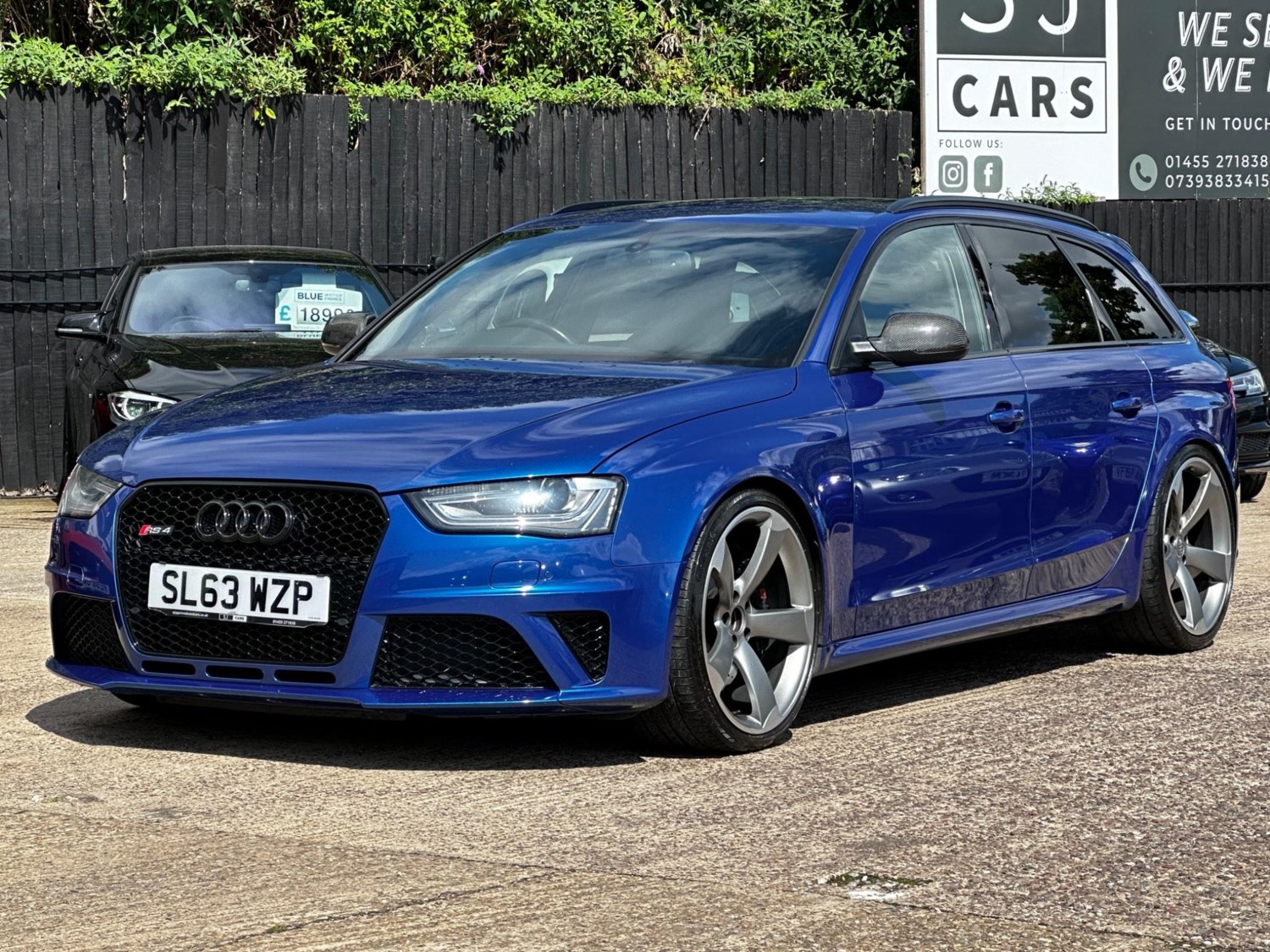 Audi RS4 Listing Image