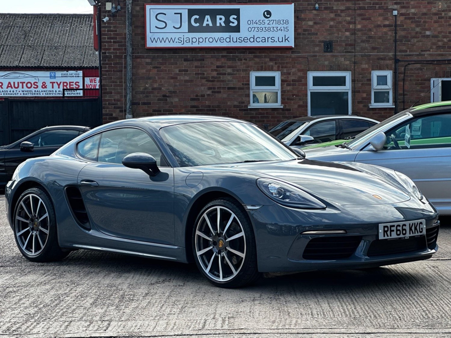 Porsche 718 Cayman Listing Image