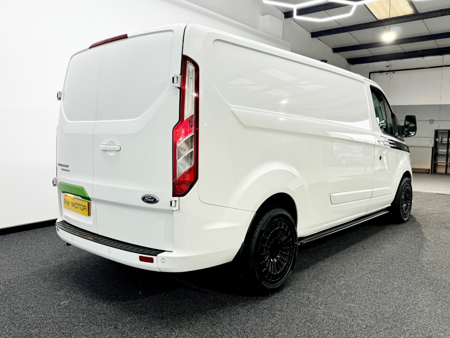 Ford Transit Custom Listing Image