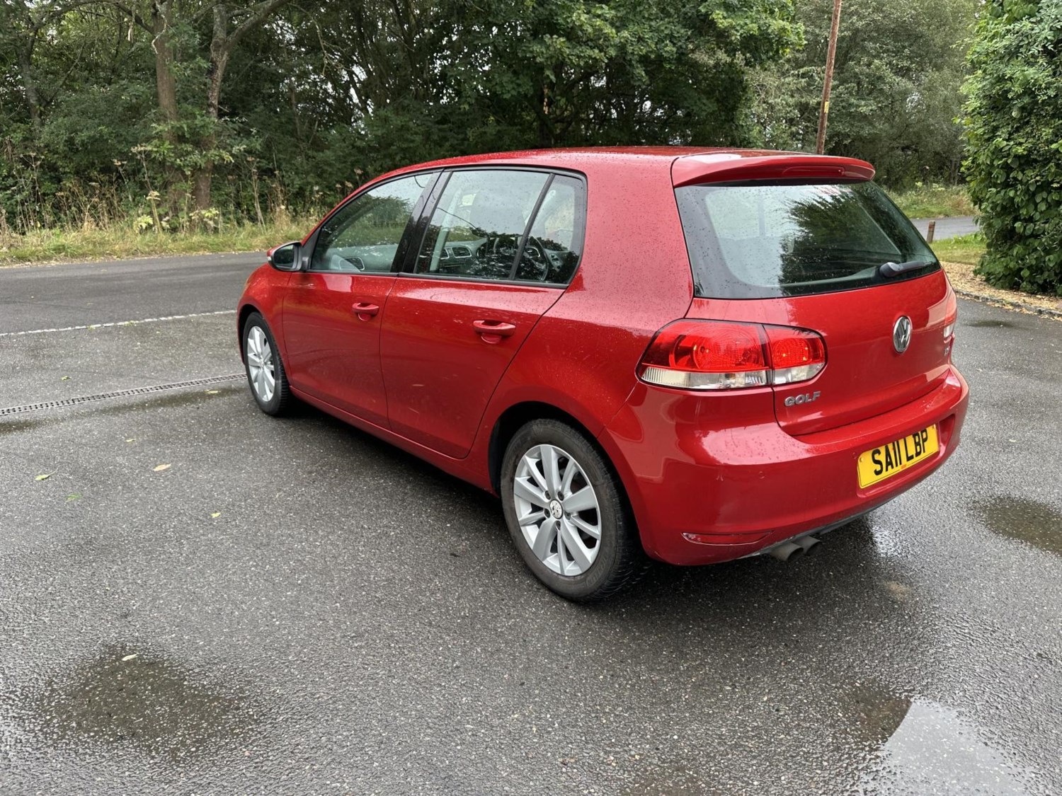 Volkswagen Golf Listing Image