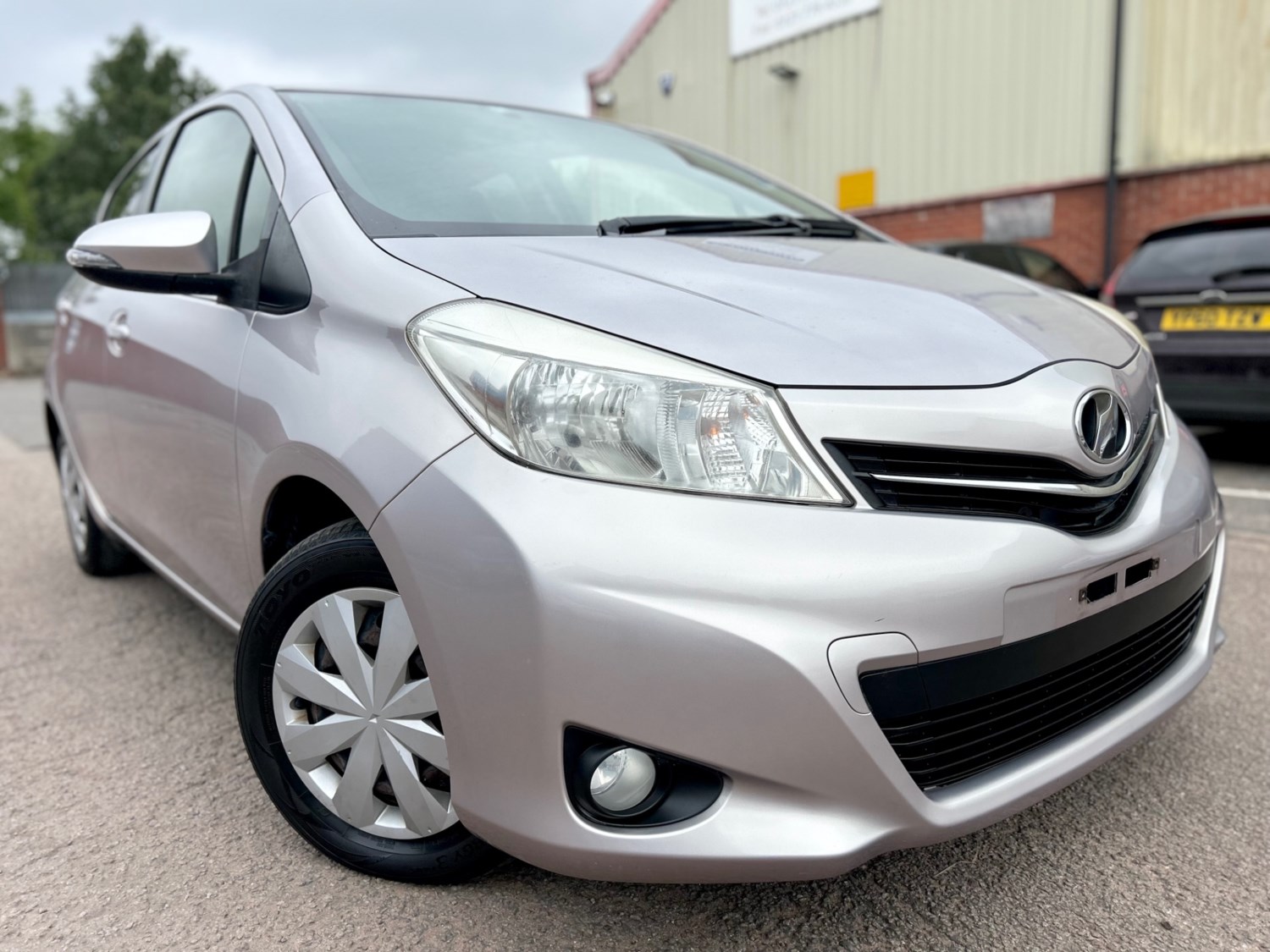 Toyota Vitz Listing Image