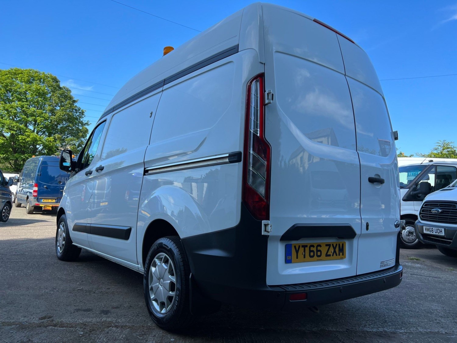 Ford Transit Custom Listing Image