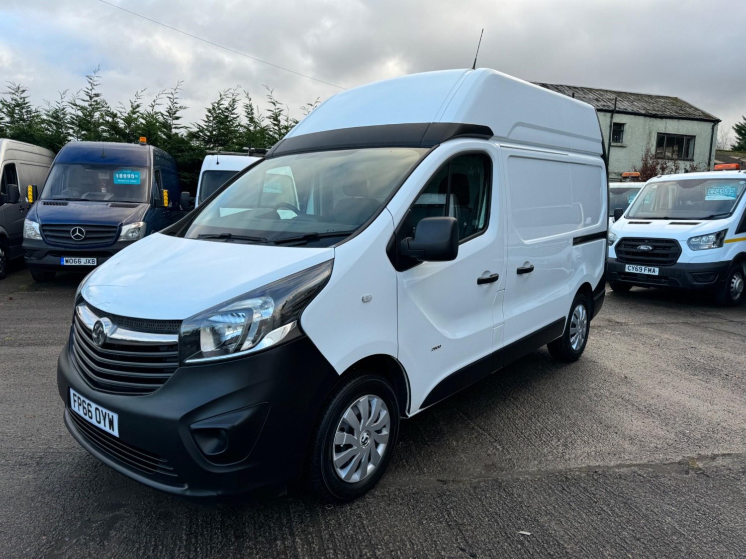 Vauxhall Vivaro Listing Image