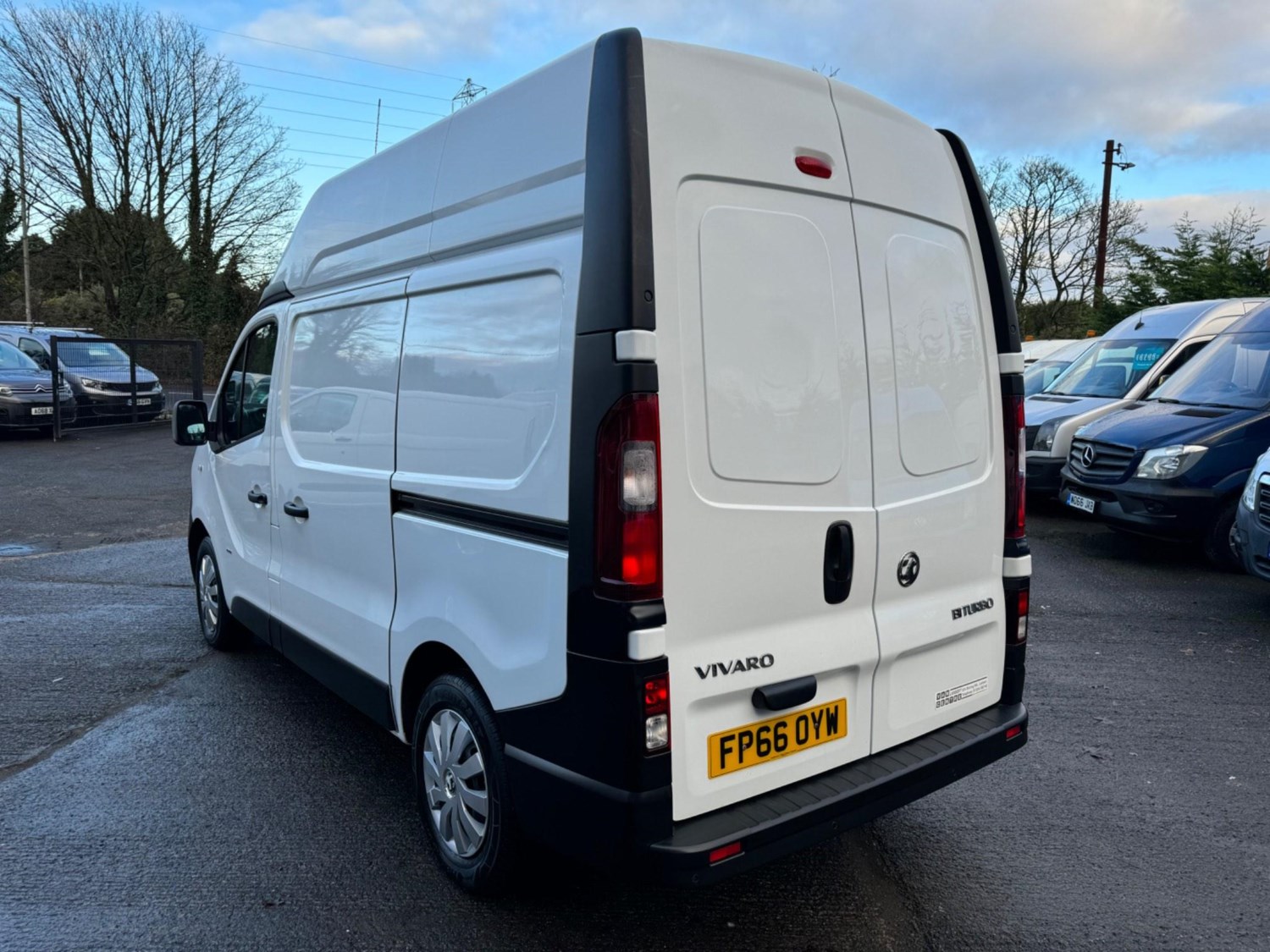 Vauxhall Vivaro Listing Image