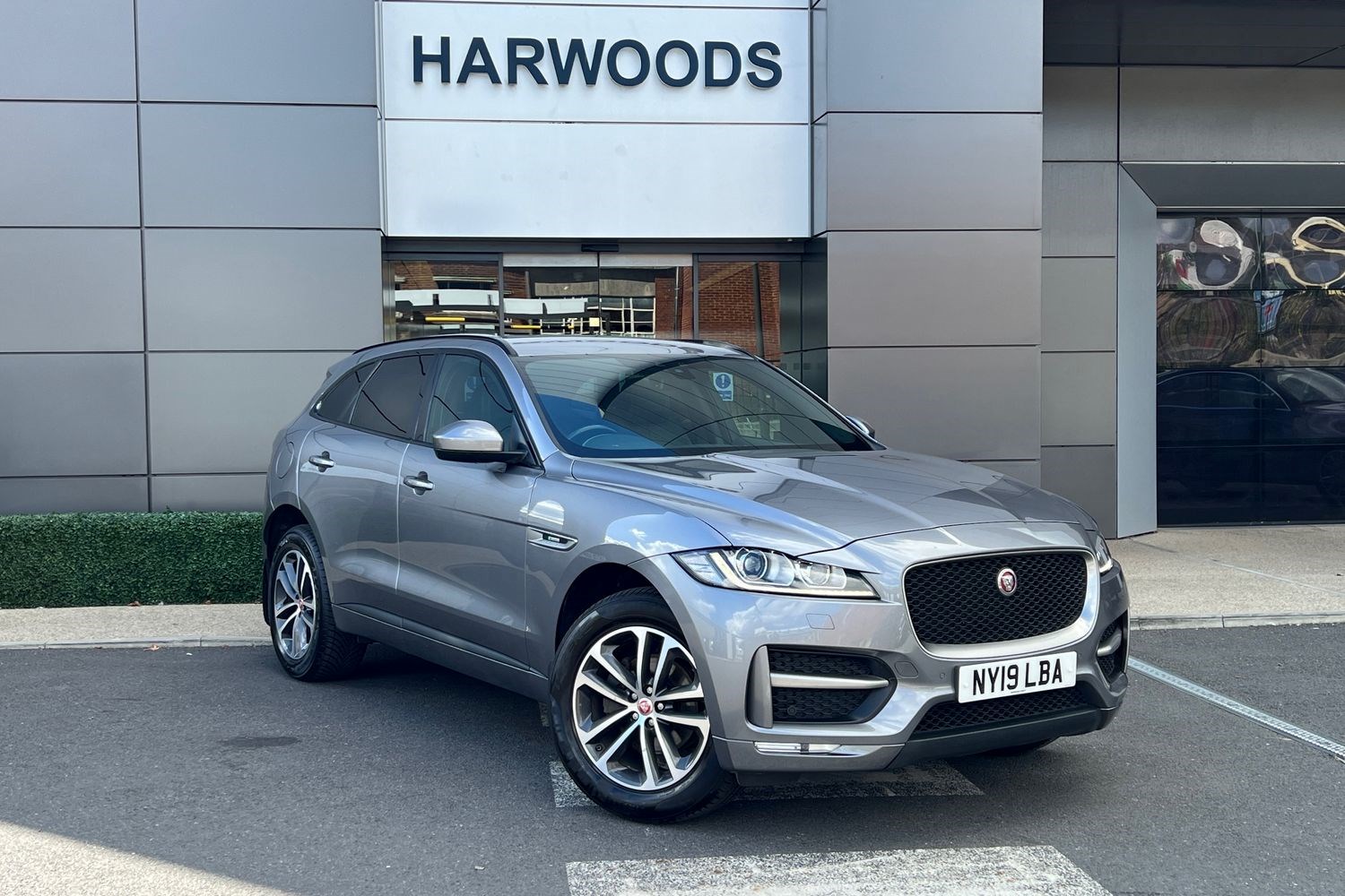 Jaguar F-PACE Listing Image