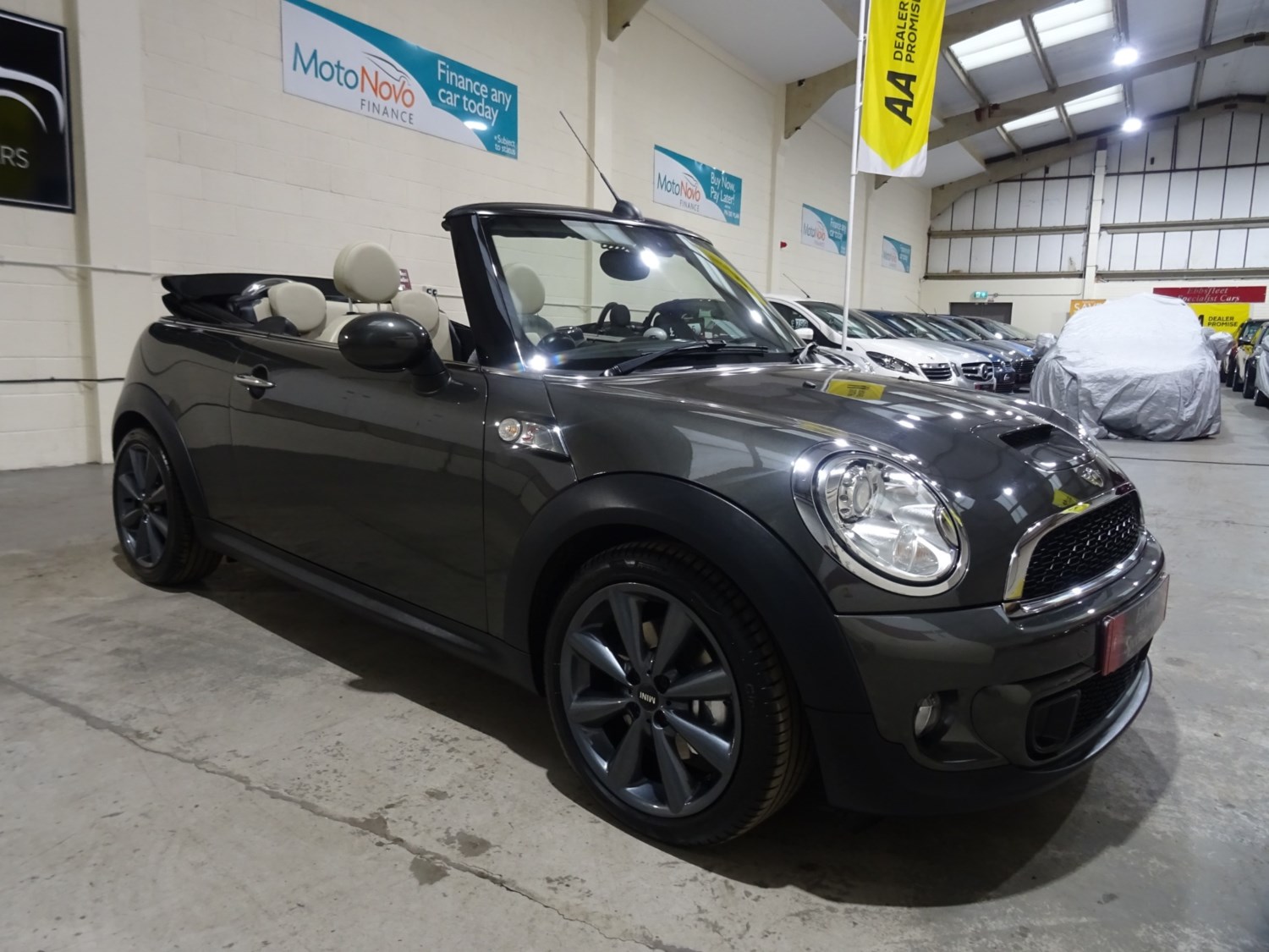 MINI Convertible Listing Image