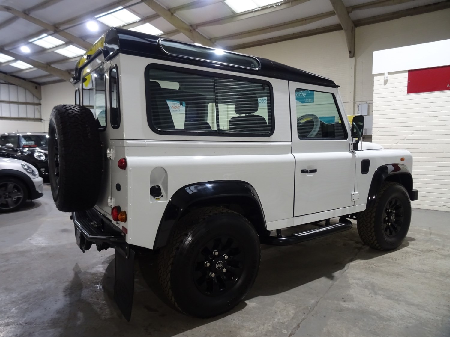 Land Rover Defender Listing Image