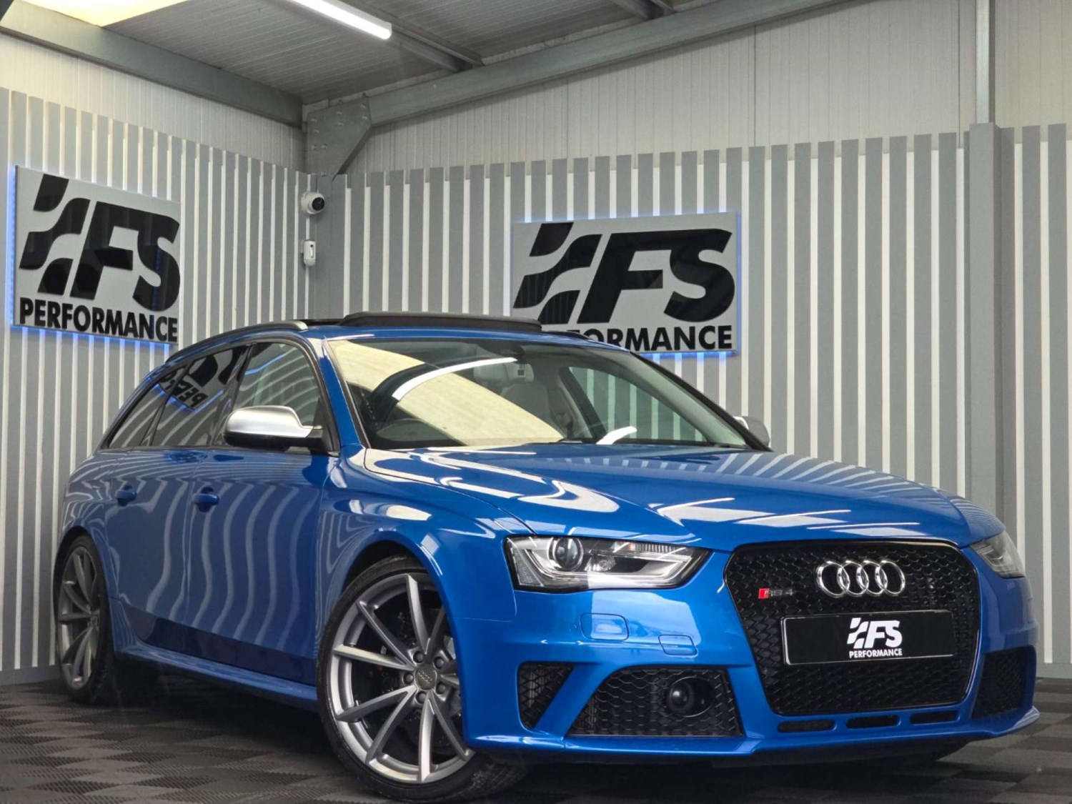 Audi RS4 Listing Image