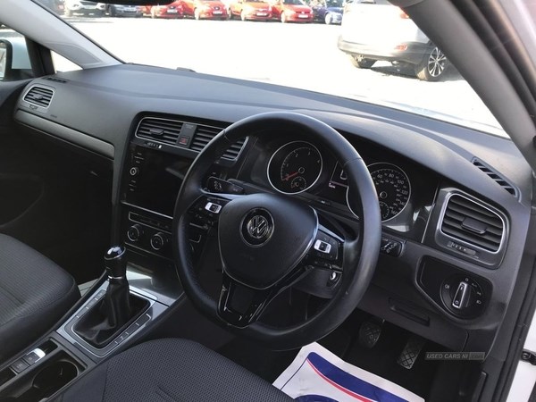 Volkswagen Golf Listing Image