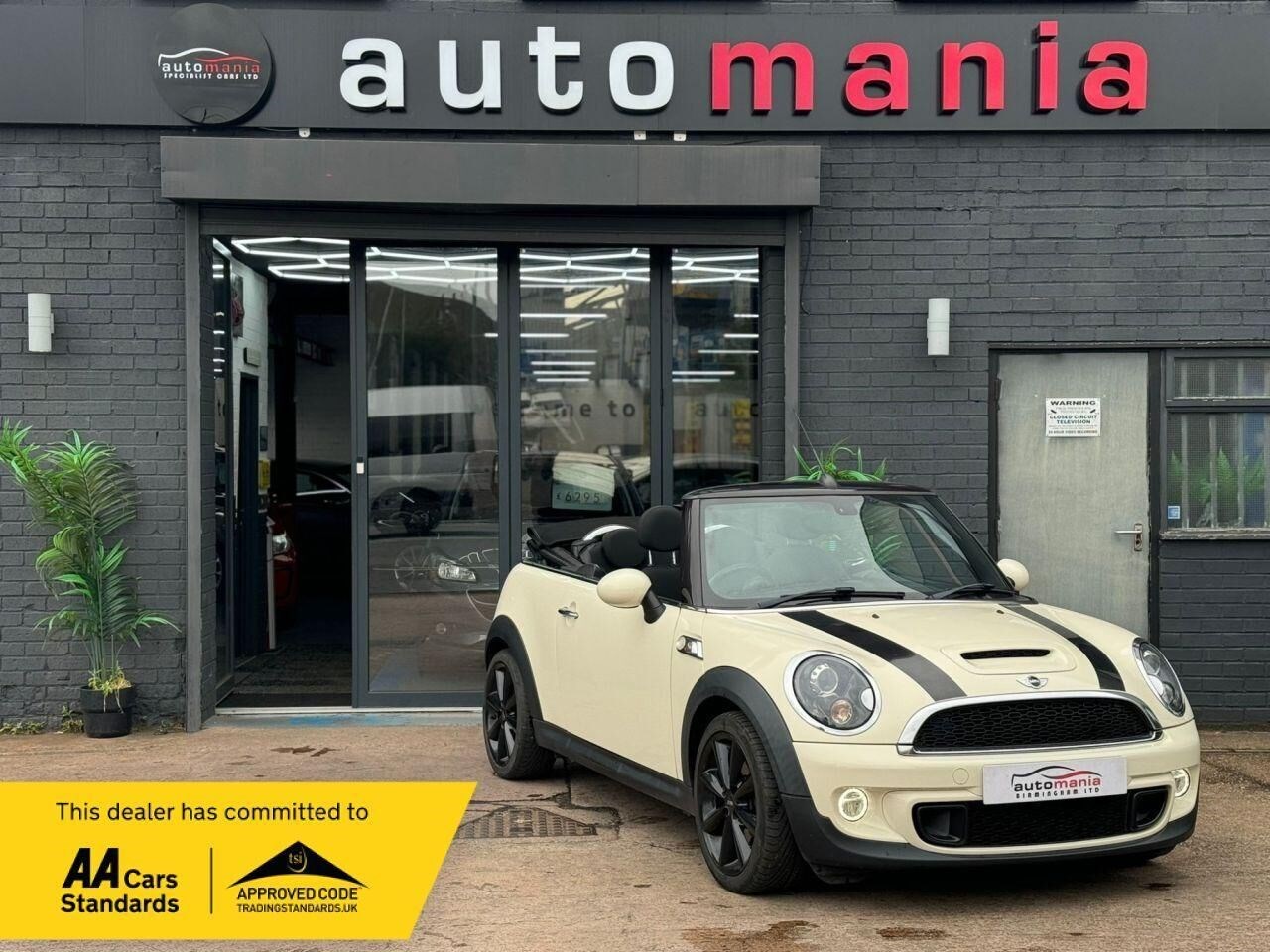 MINI Convertible Listing Image