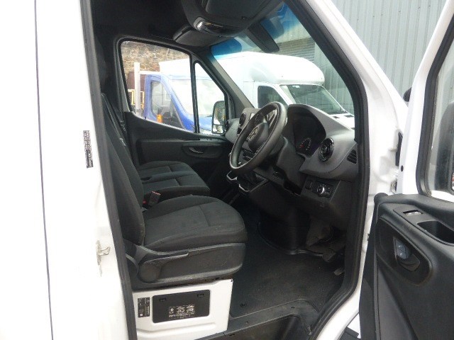 Mercedes-Benz Sprinter Listing Image