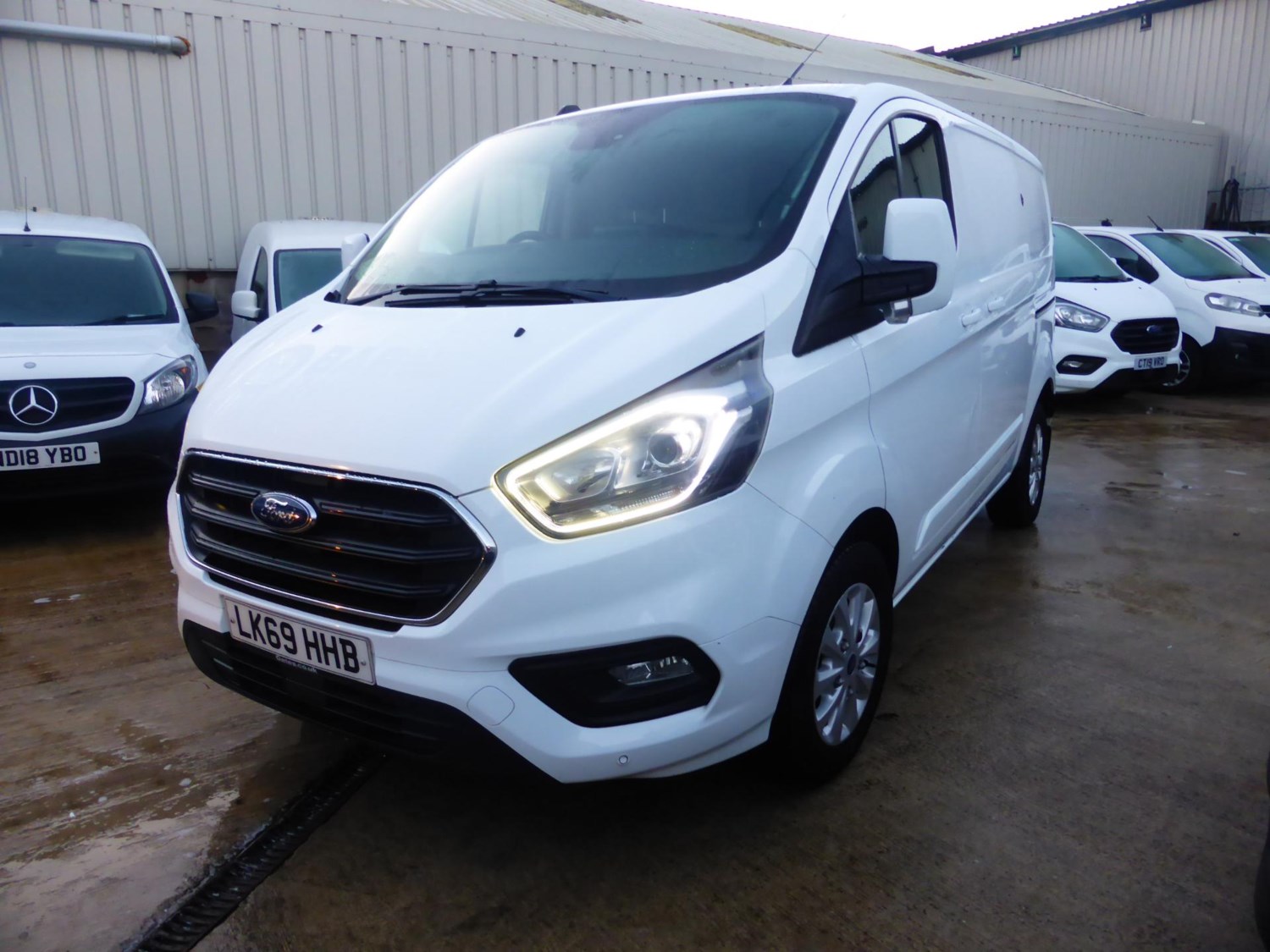 Ford Transit Custom Listing Image