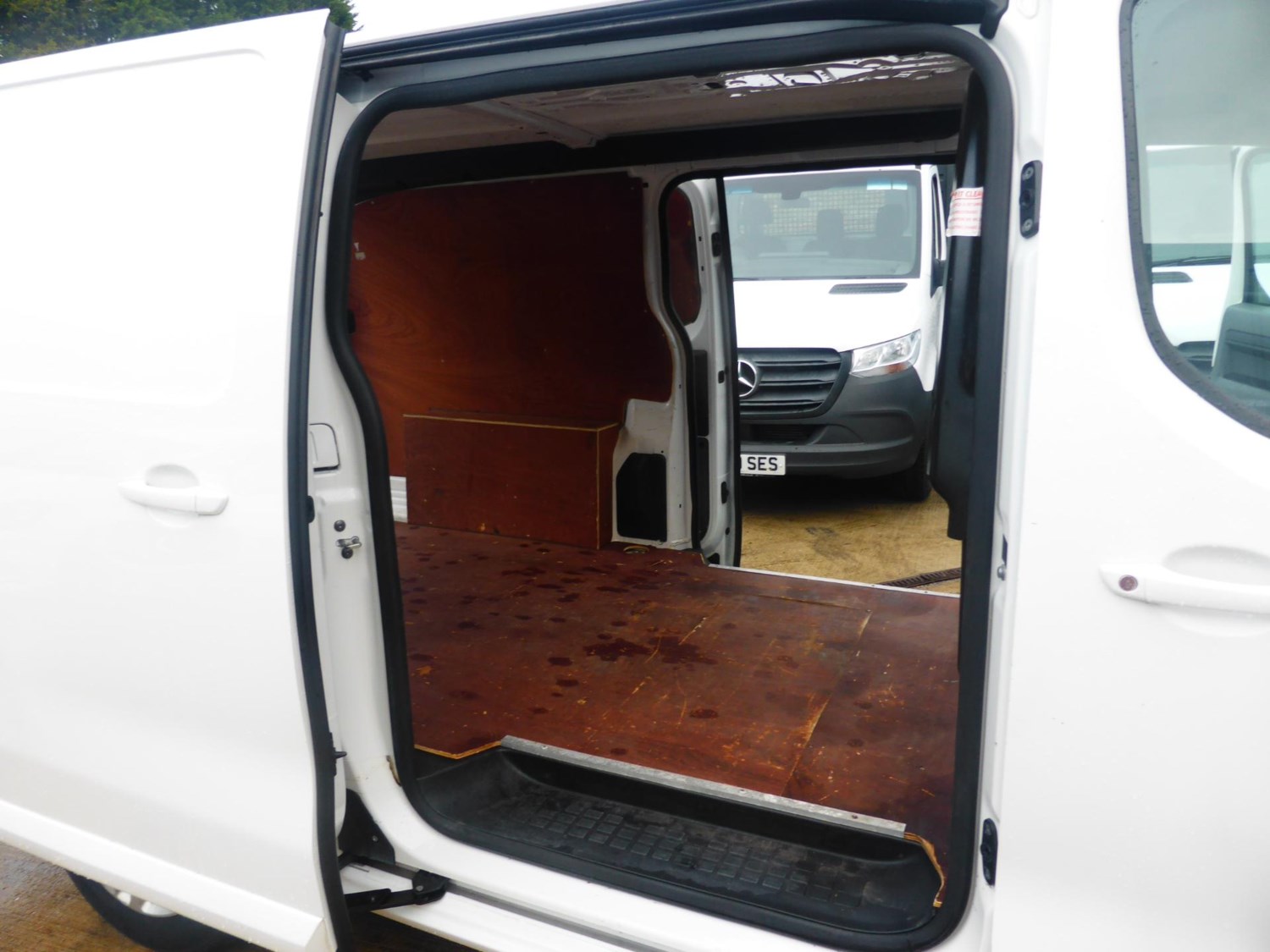 Vauxhall Vivaro Listing Image