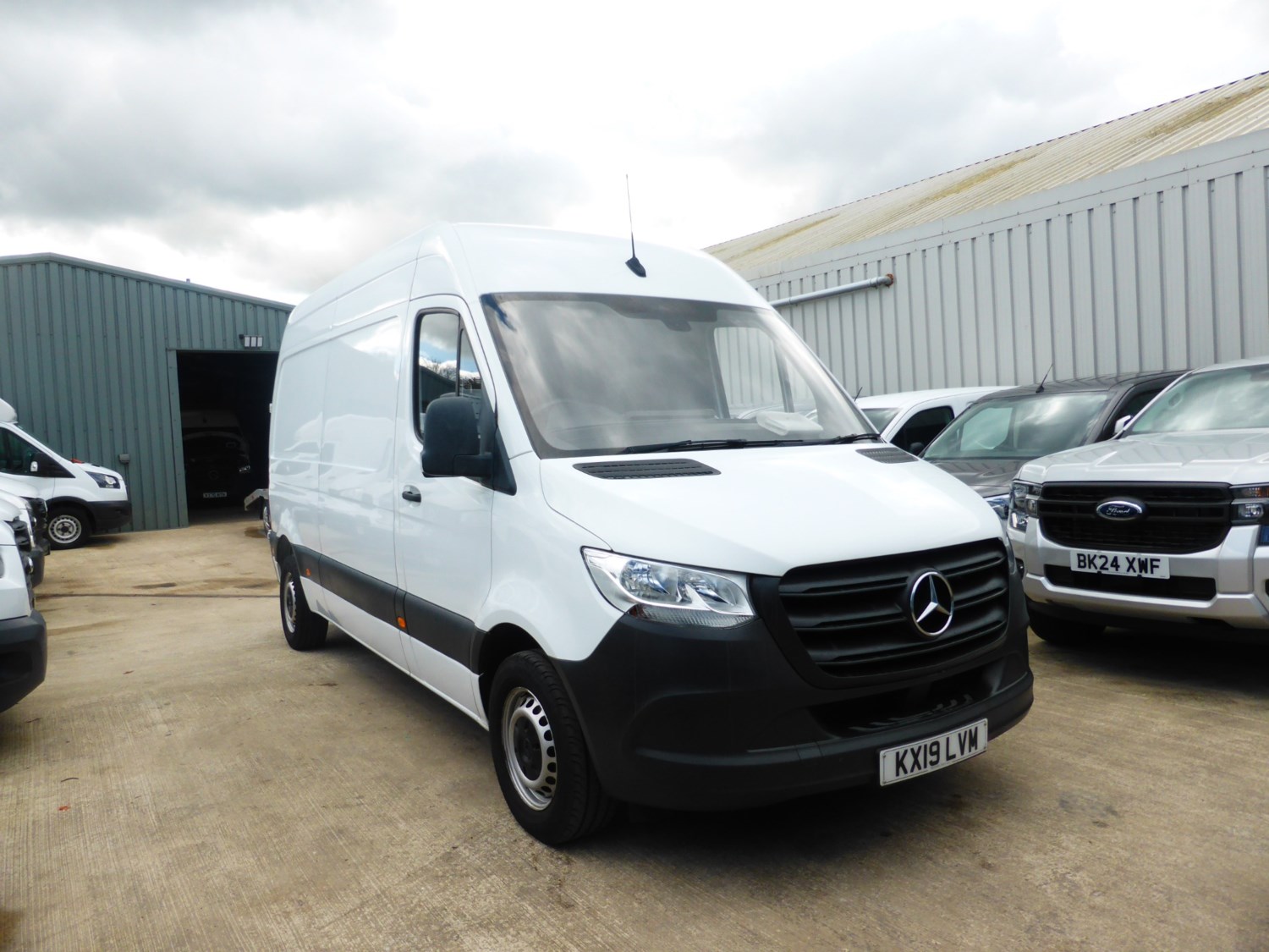 Mercedes-Benz Sprinter Listing Image