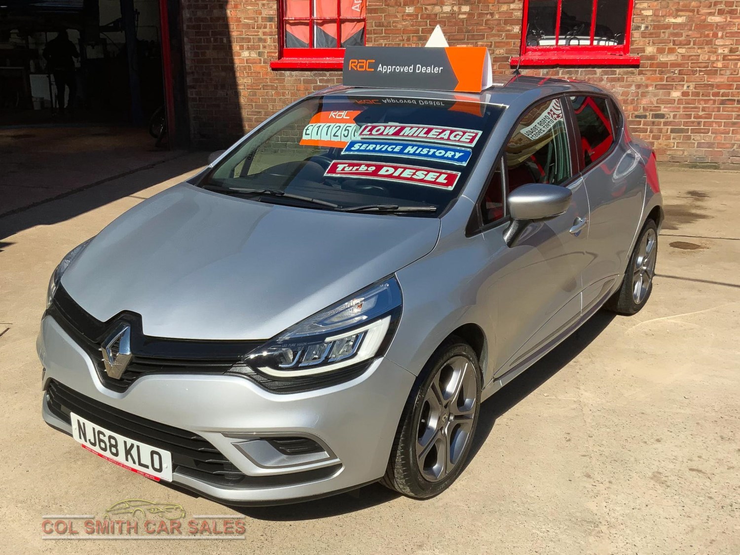 Renault Clio Listing Image