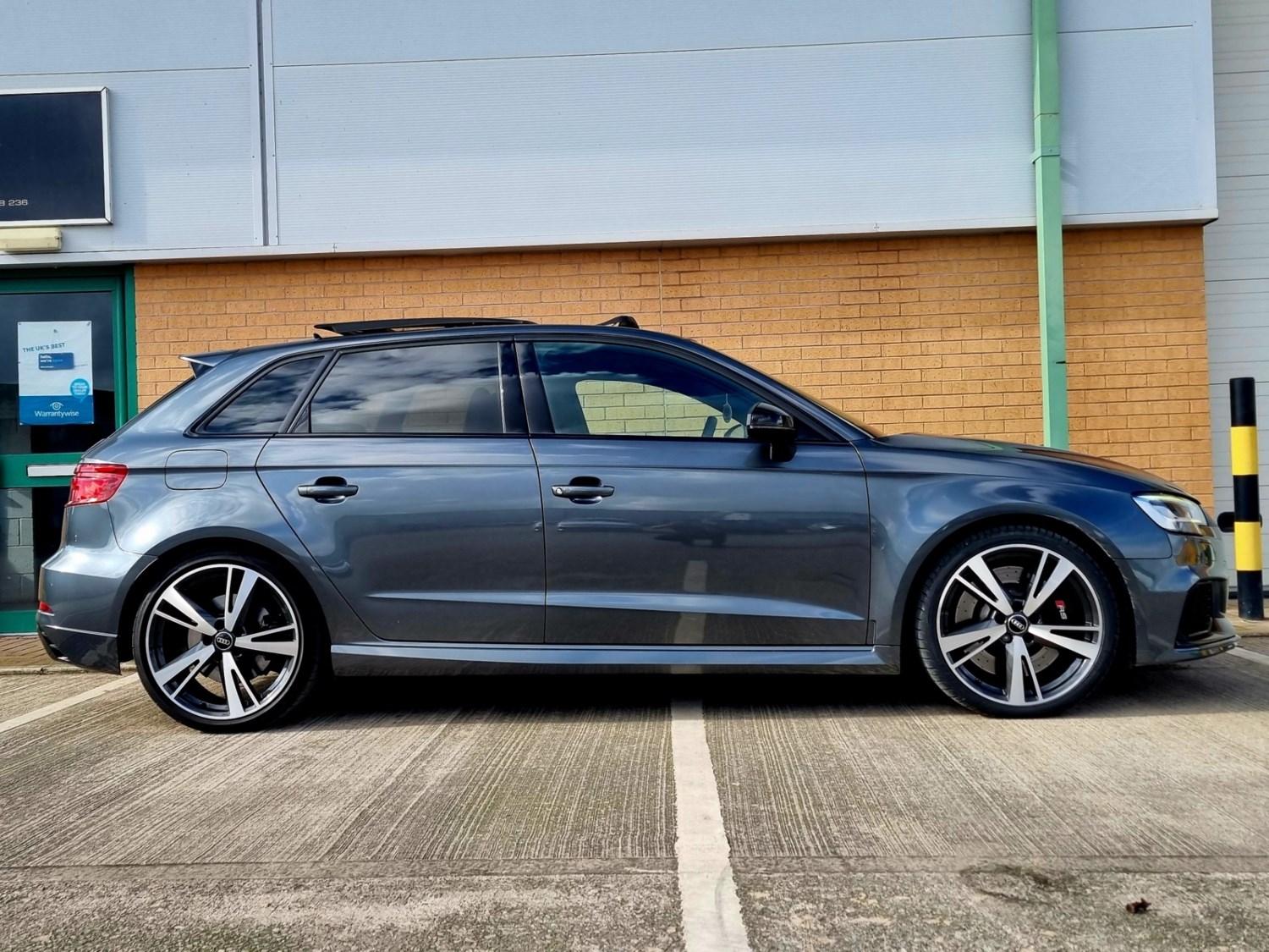 Audi RS3 Listing Image