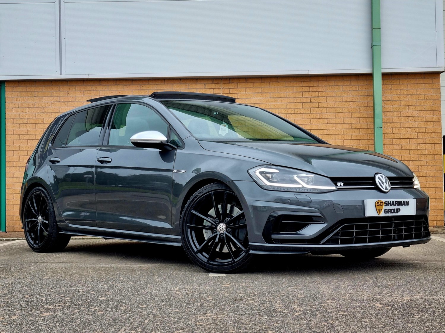 Volkswagen Golf Listing Image