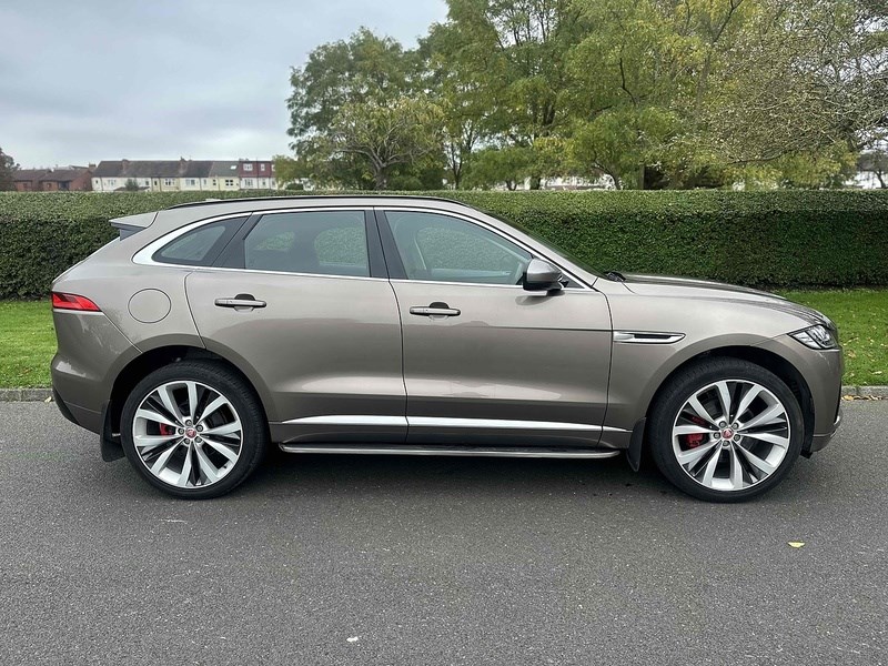 Jaguar F-PACE Listing Image