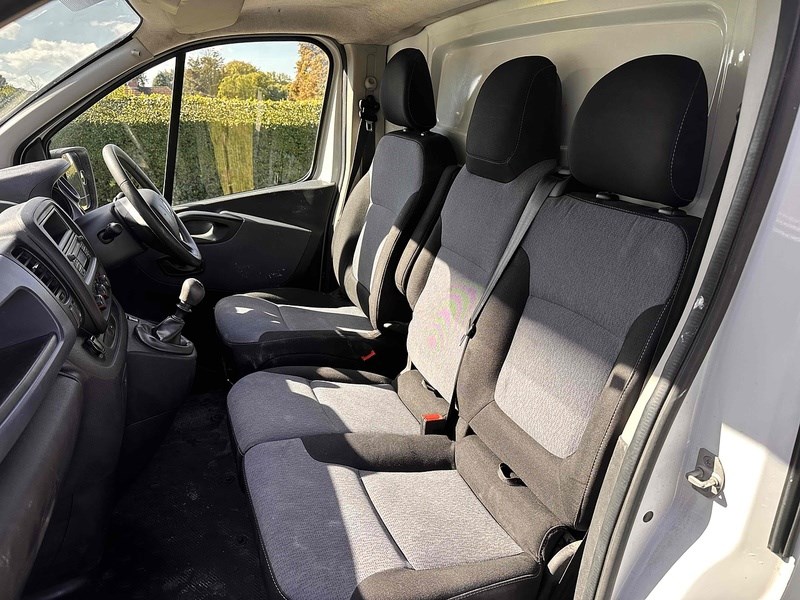 Vauxhall Vivaro Listing Image