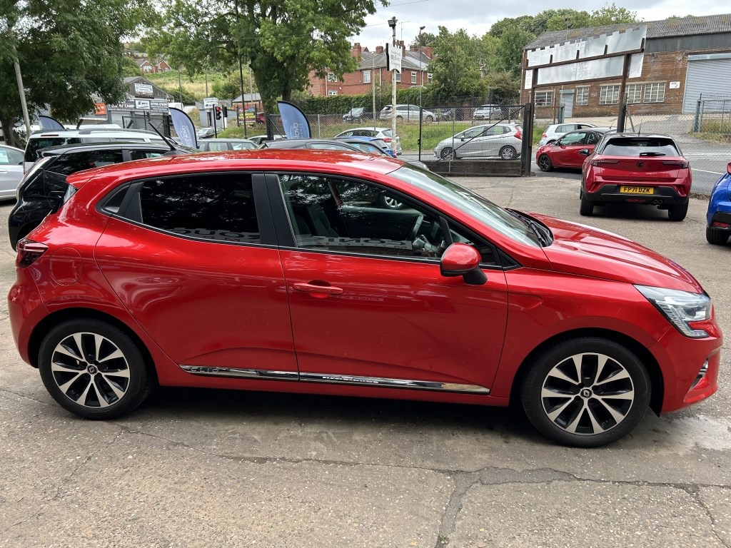 Renault Clio Listing Image