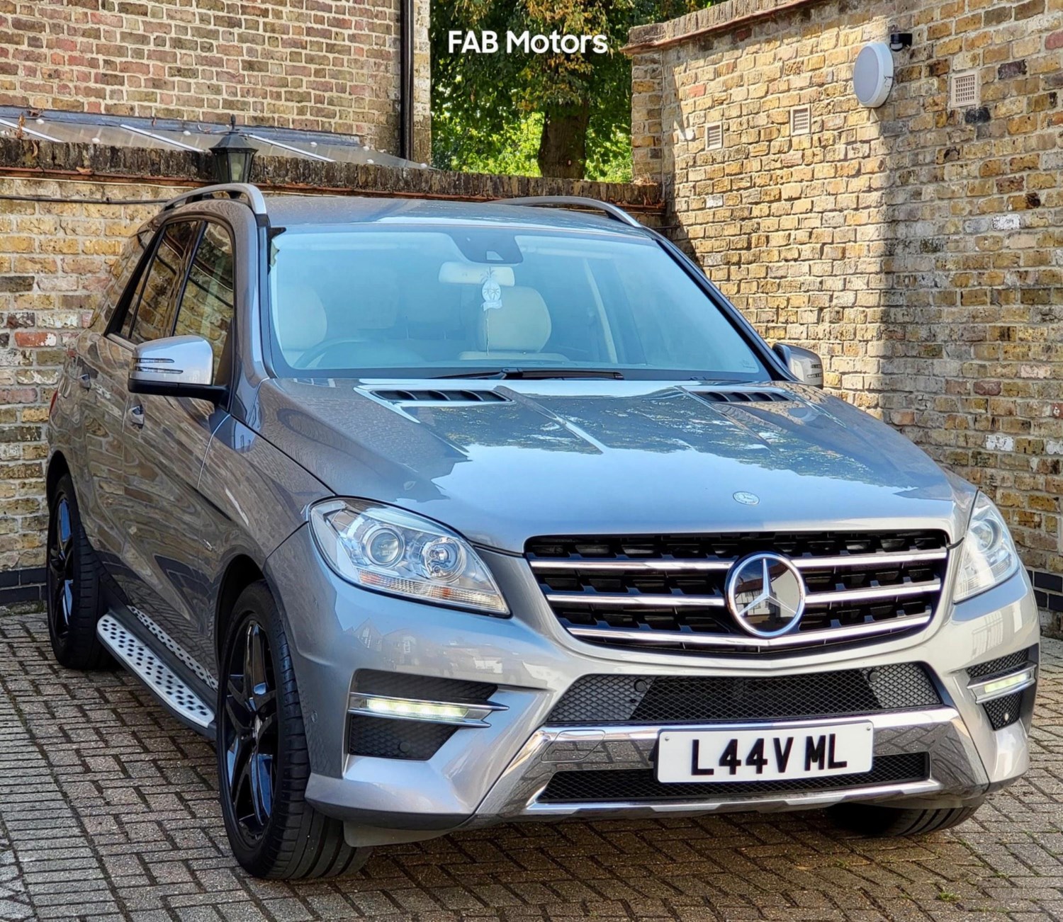 Mercedes-Benz M-Class Listing Image