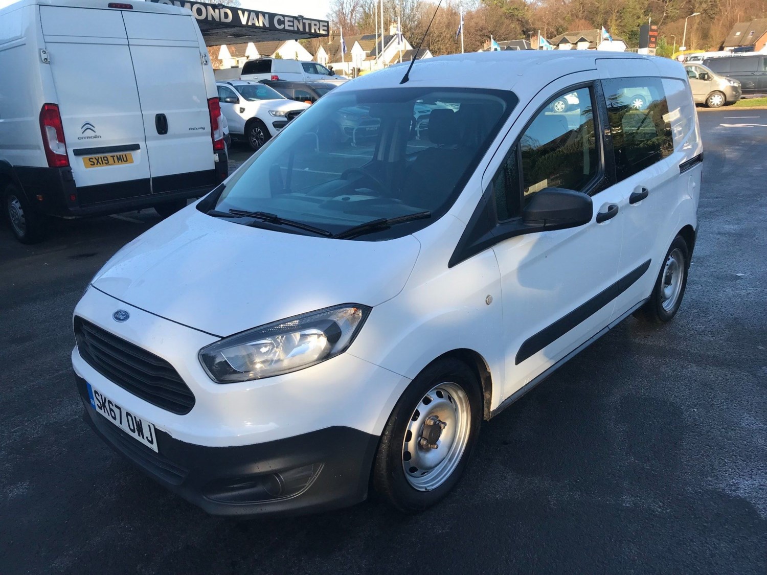 Ford Transit Courier Listing Image