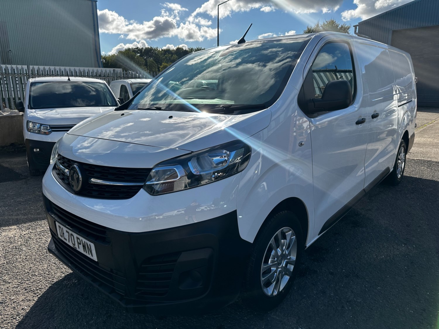 Vauxhall Vivaro Listing Image