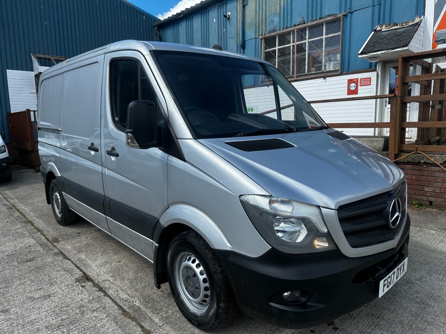 Mercedes-Benz Sprinter Listing Image