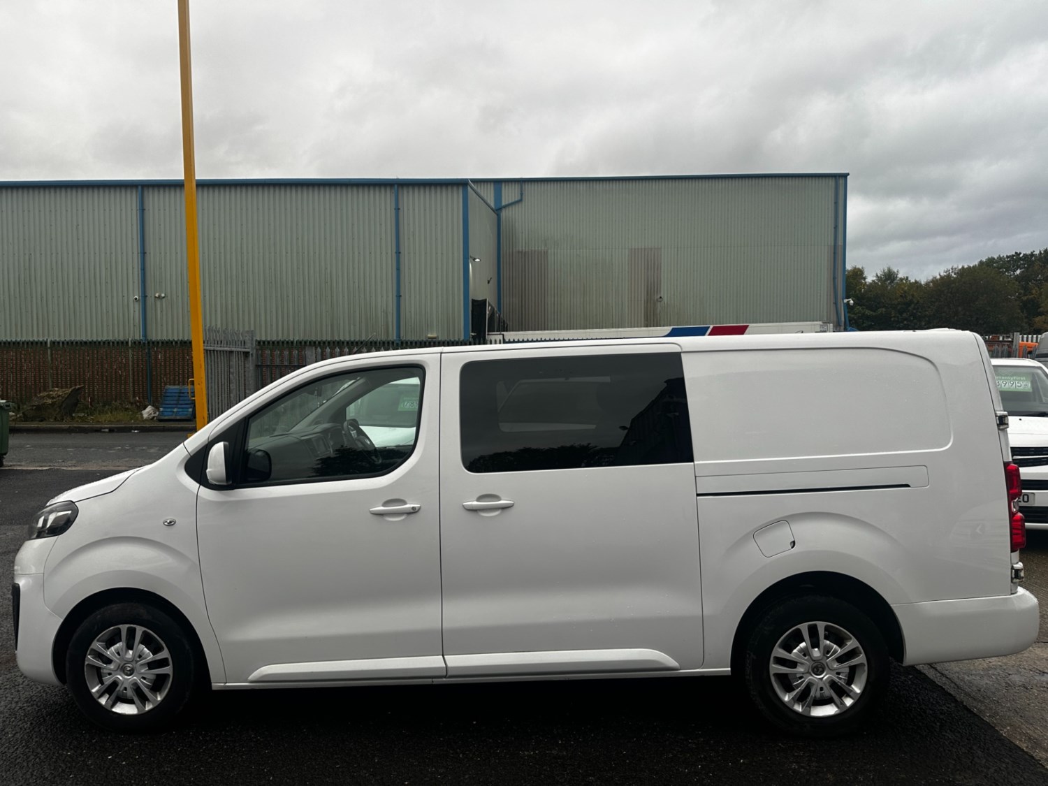 Vauxhall Vivaro Listing Image