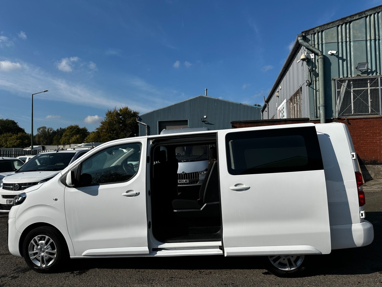 Vauxhall Vivaro Listing Image