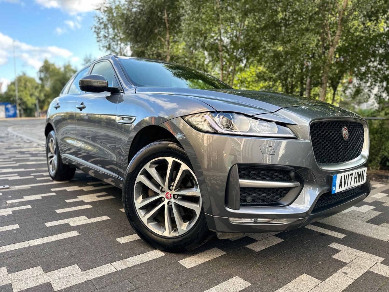 Jaguar F-PACE Listing Image