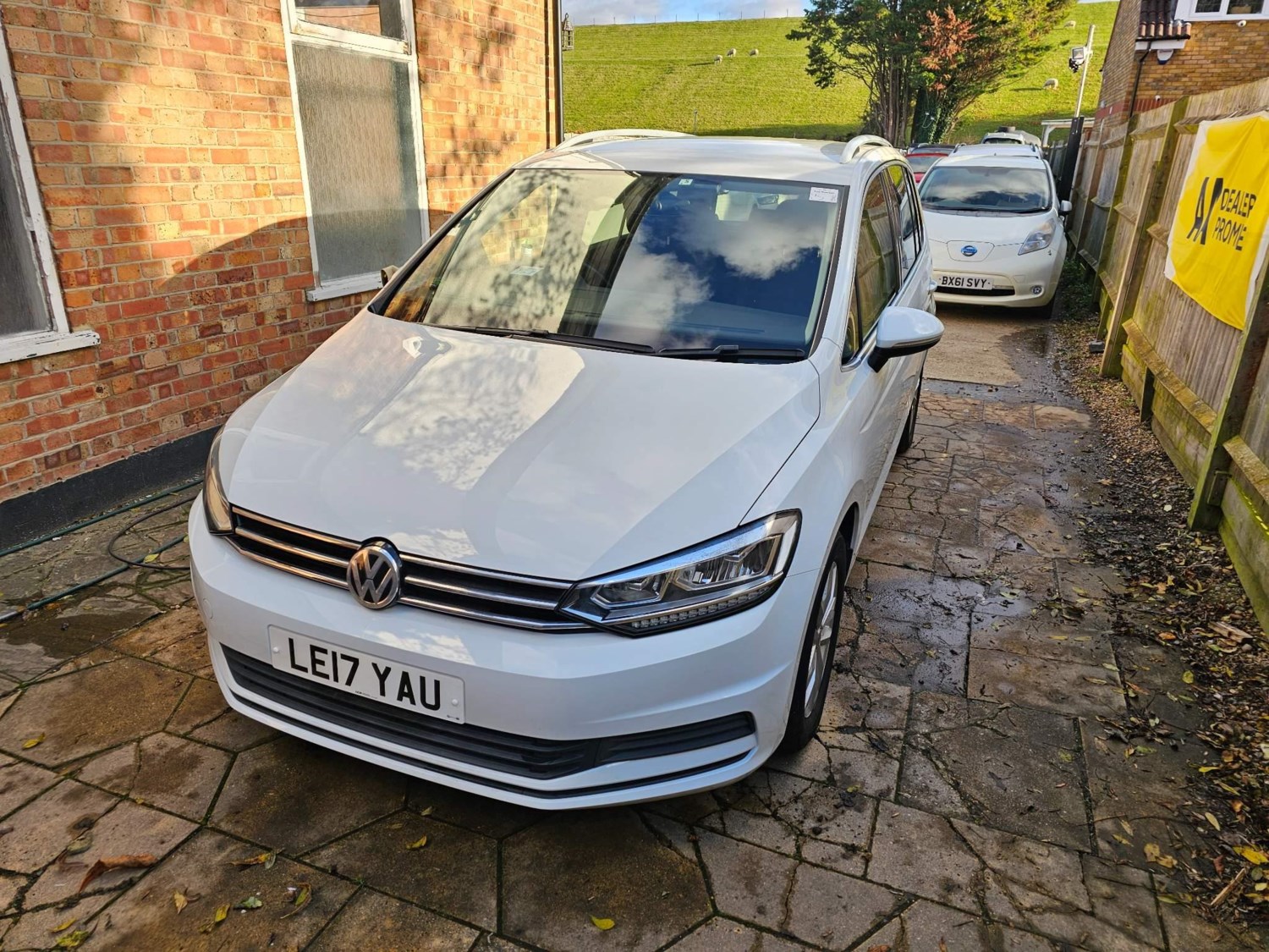 Volkswagen Touran Listing Image