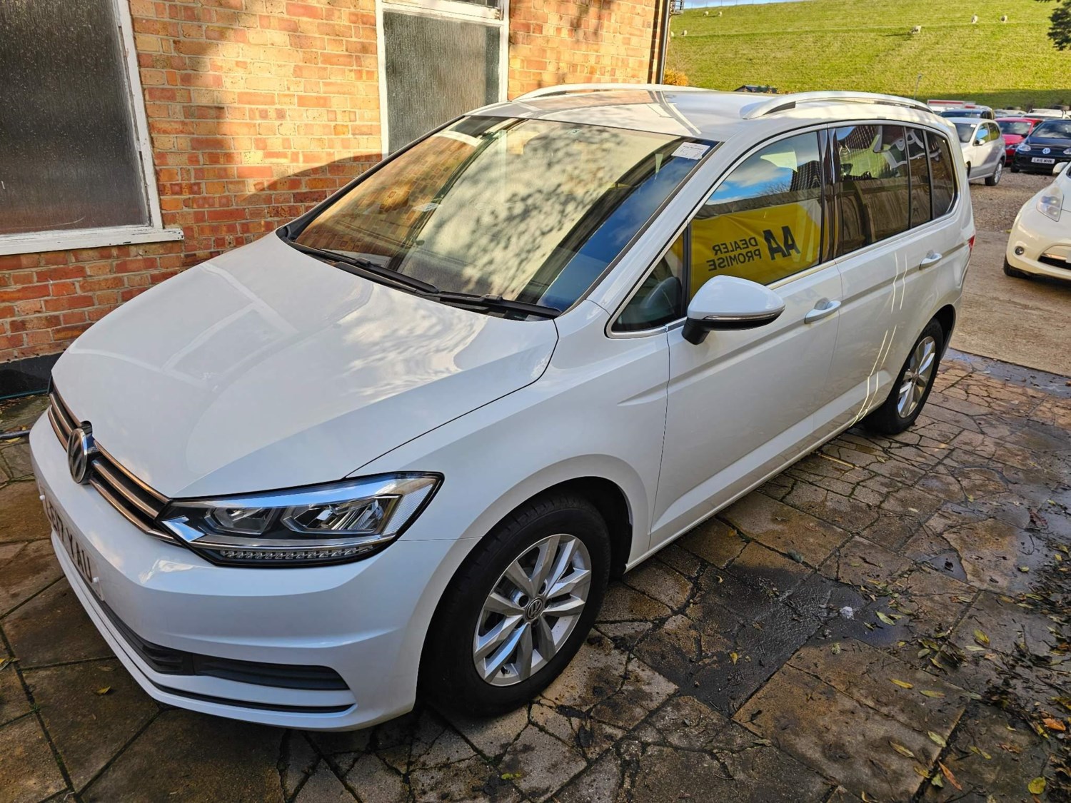 Volkswagen Touran Listing Image