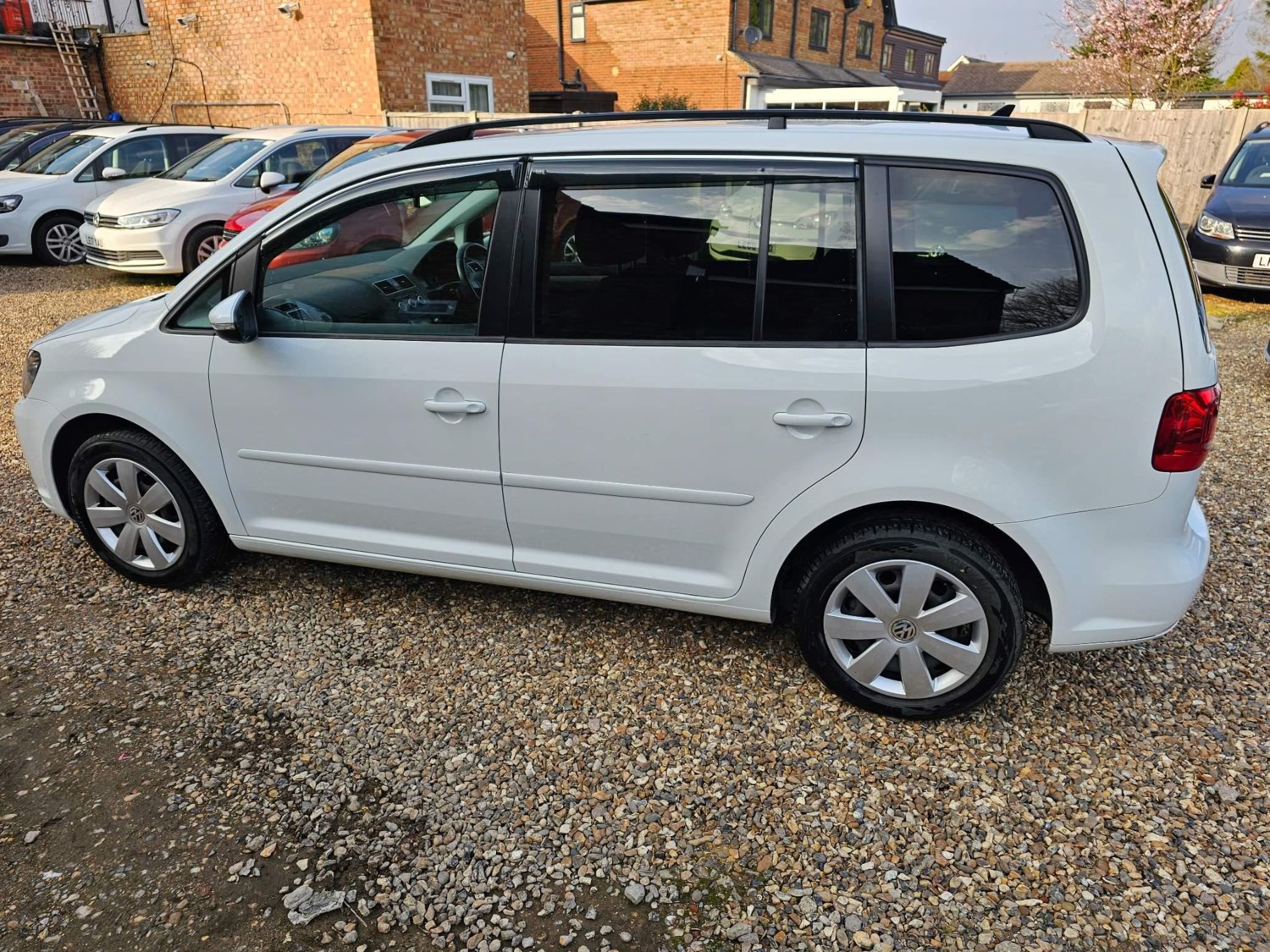 Volkswagen Touran Listing Image