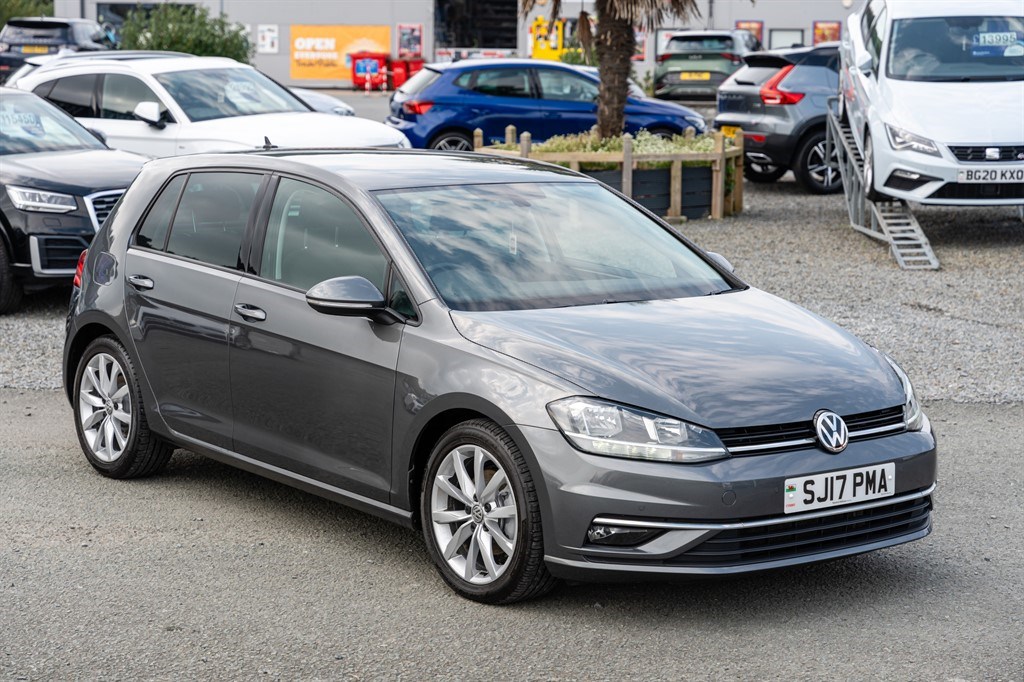 Volkswagen Golf Listing Image