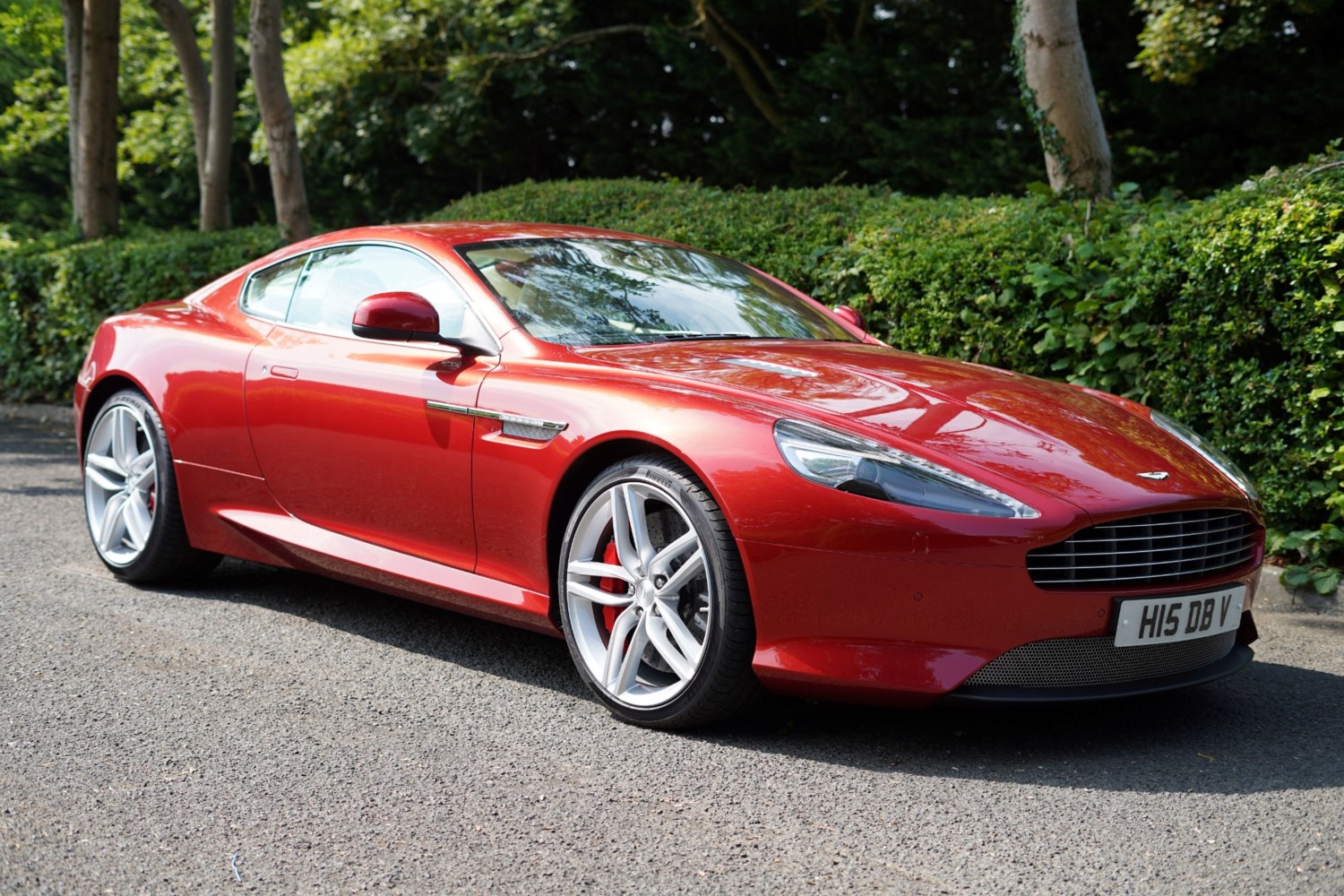 Aston Martin DB9 Listing Image