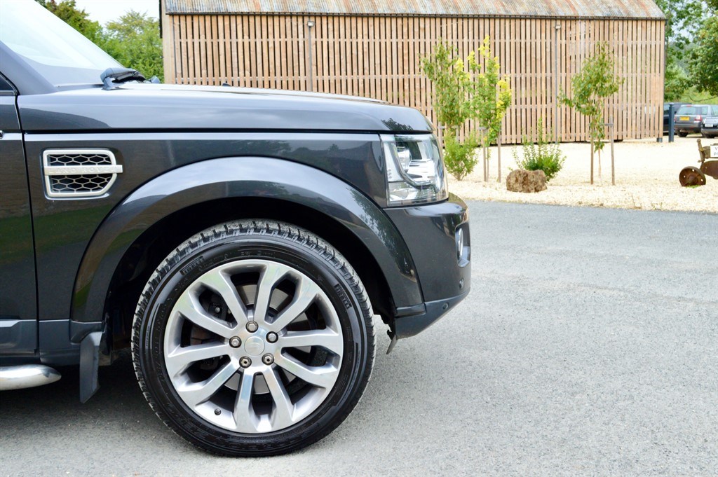 Land Rover Discovery Listing Image