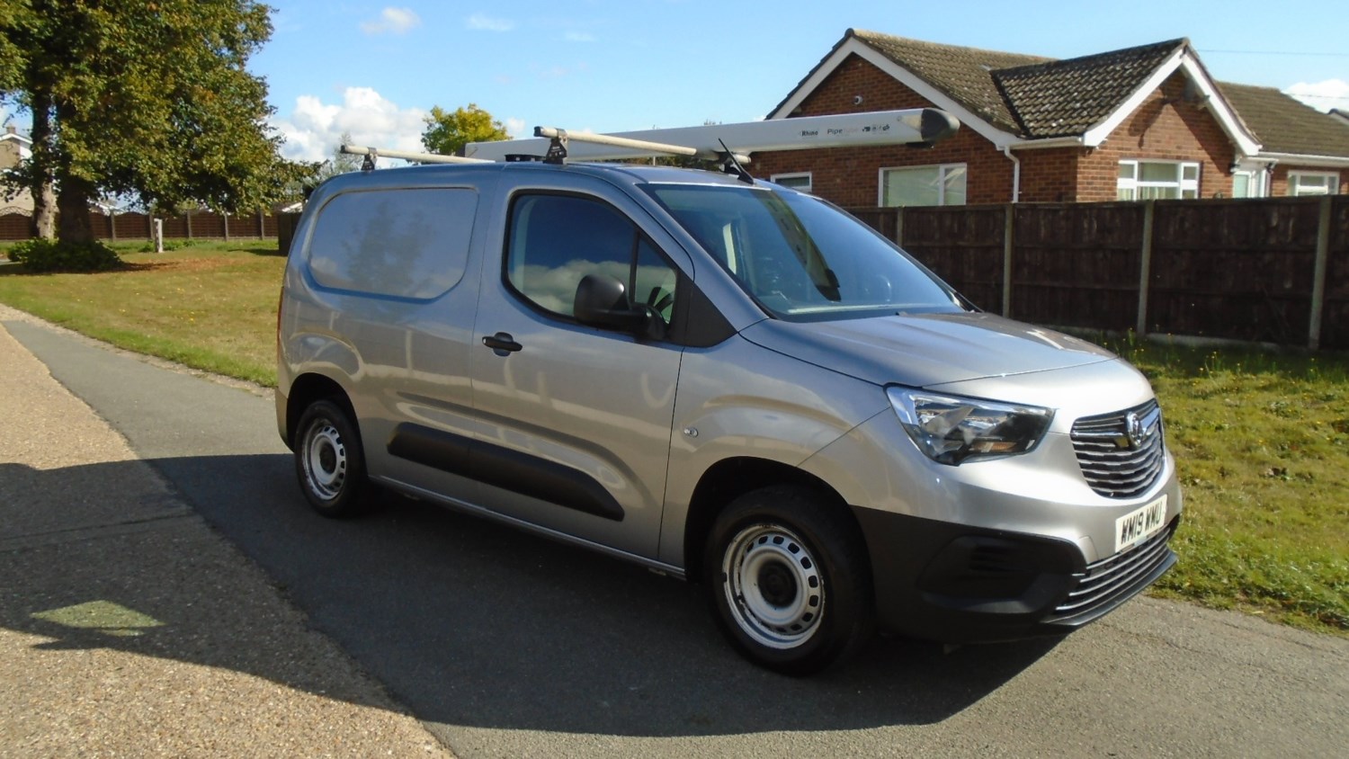 Vauxhall Combo Listing Image