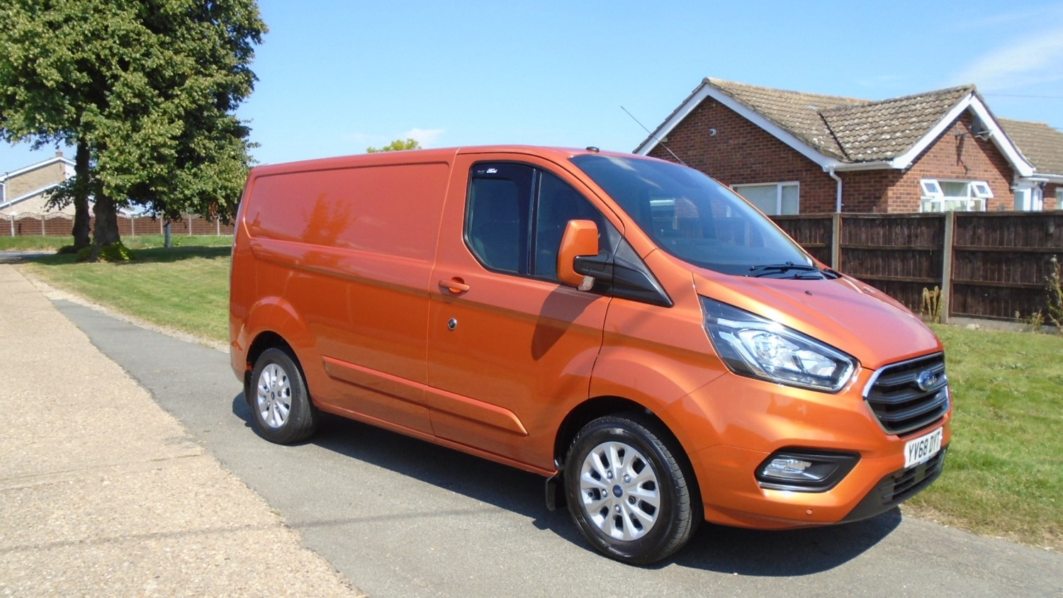 Ford Transit Custom Listing Image