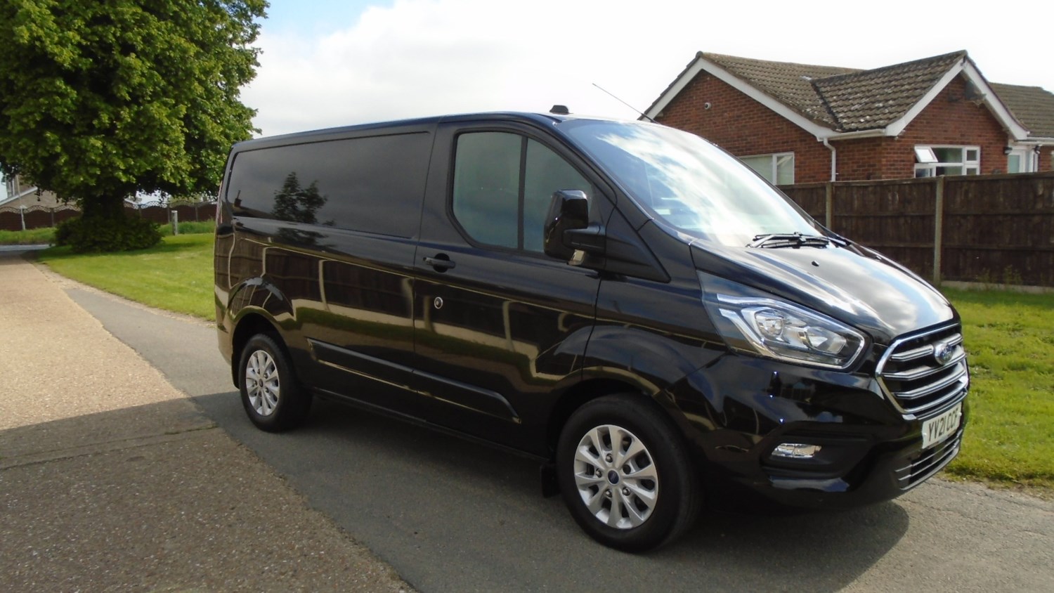 Ford Transit Custom Listing Image