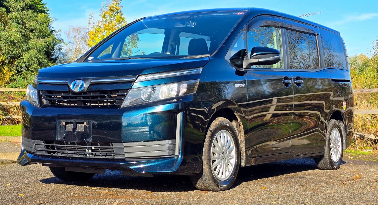 Toyota Voxy Listing Image