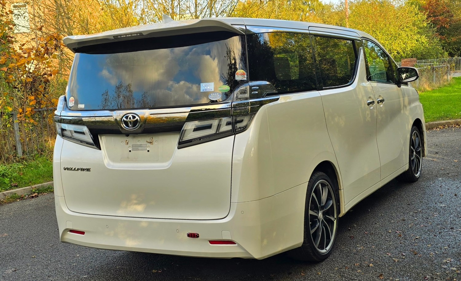 Toyota Vellfire Listing Image