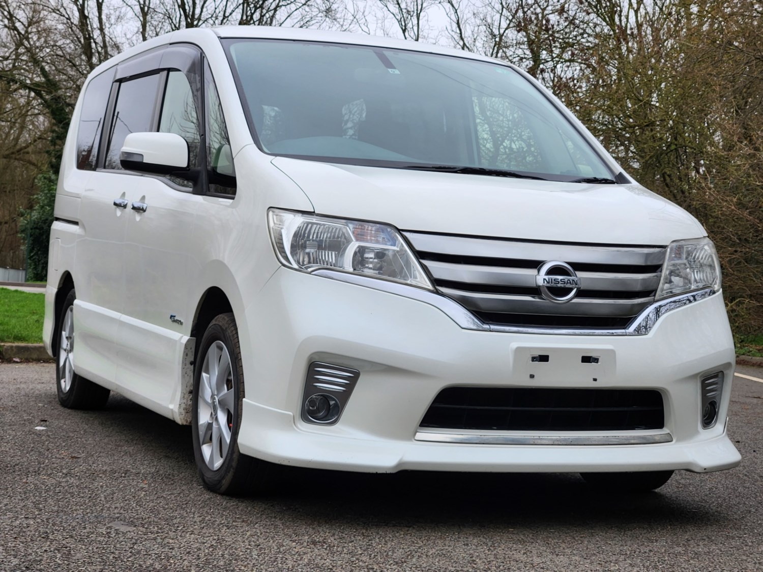 Nissan Serena Listing Image