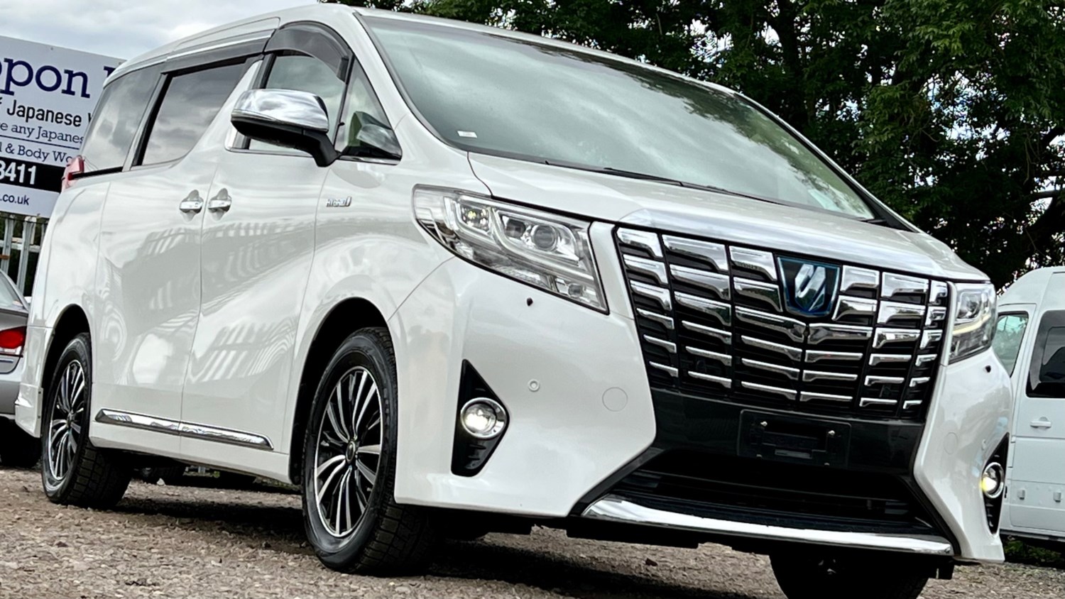 Toyota Alphard Listing Image