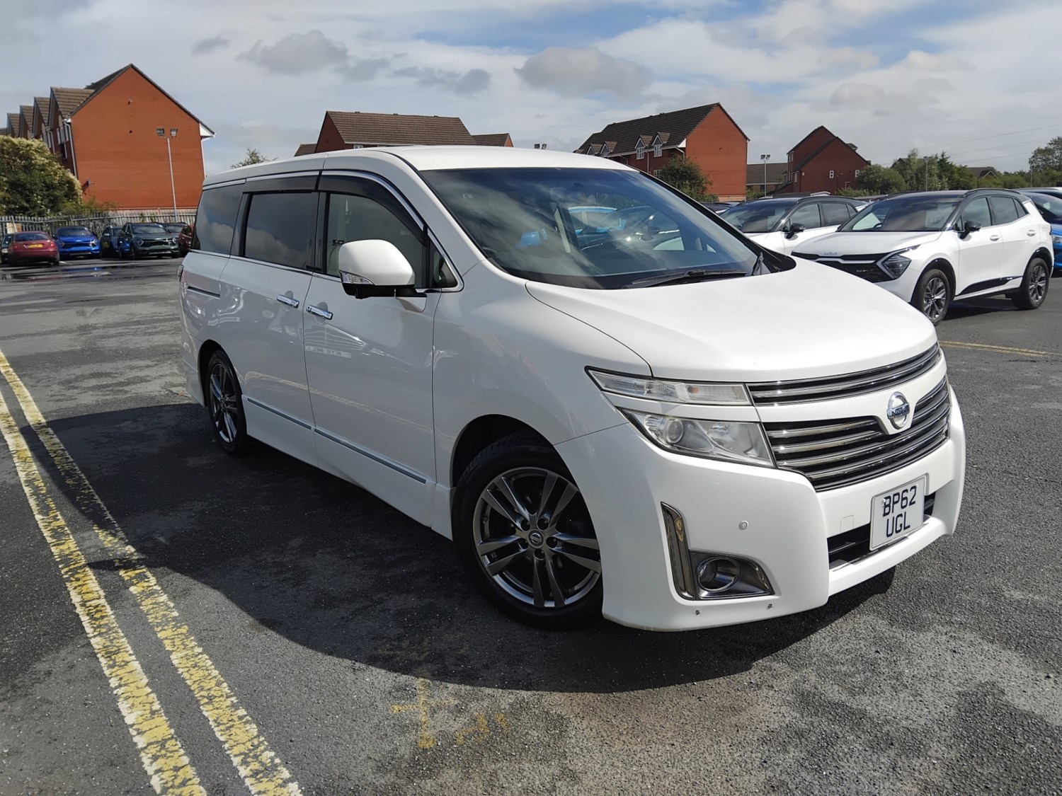 Nissan Elgrand Listing Image