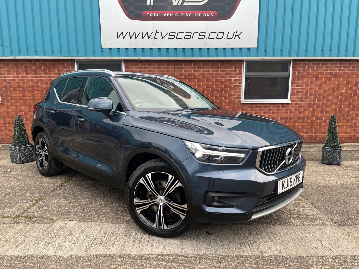 Volvo XC40 Listing Image