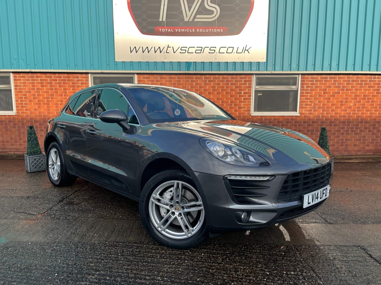 Porsche Macan Listing Image