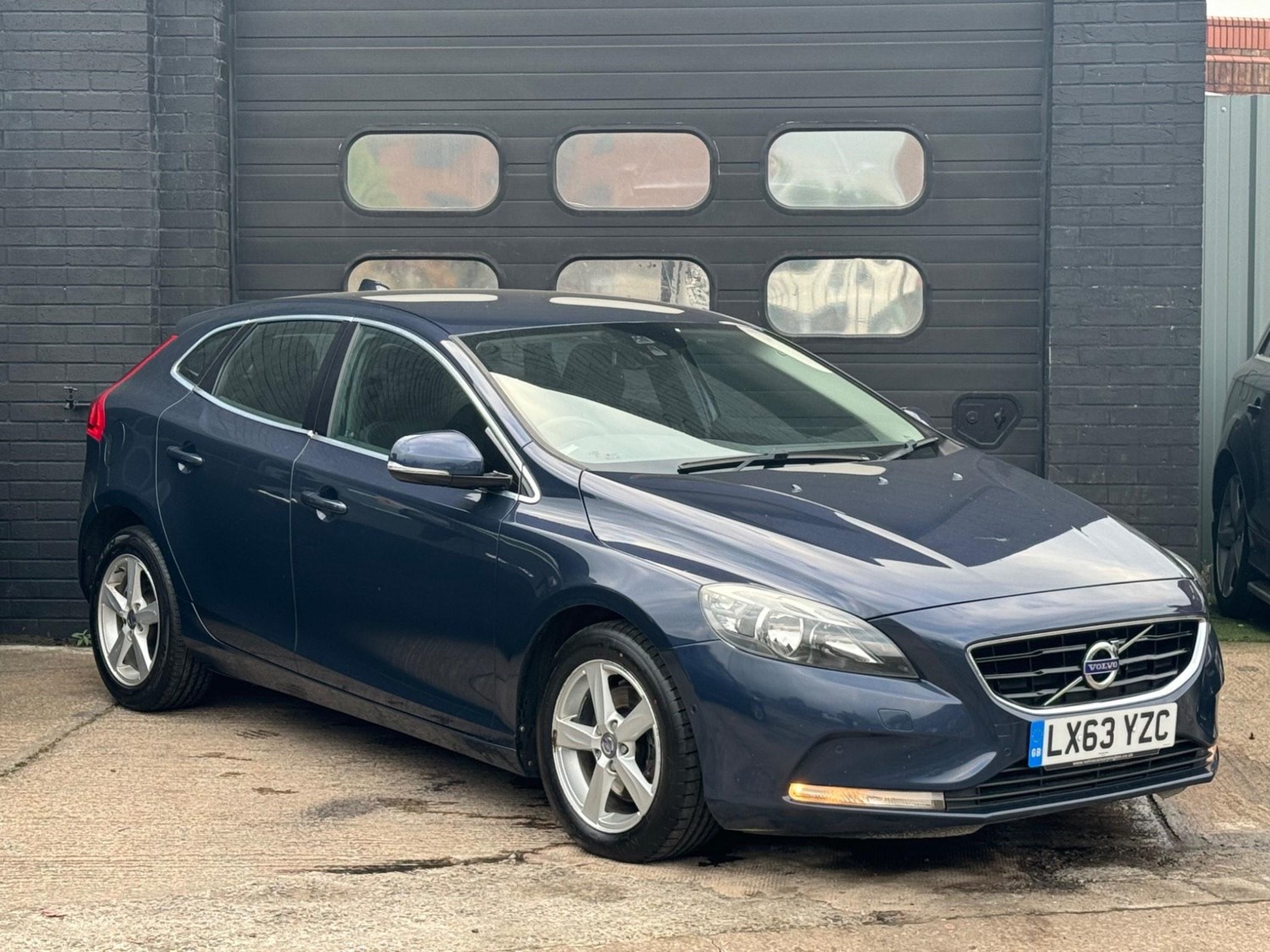 Volvo V40 Listing Image