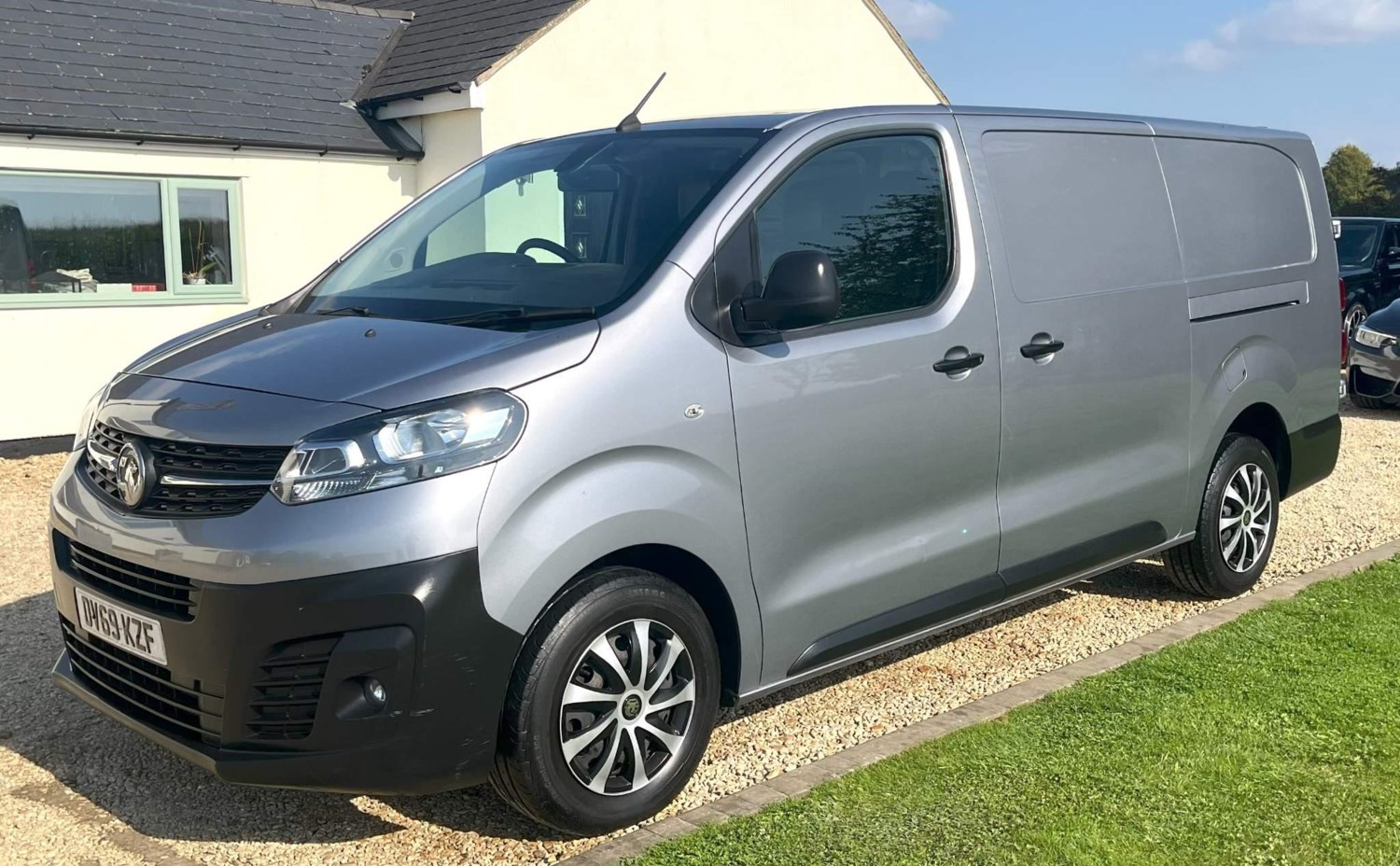 Vauxhall Vivaro Listing Image