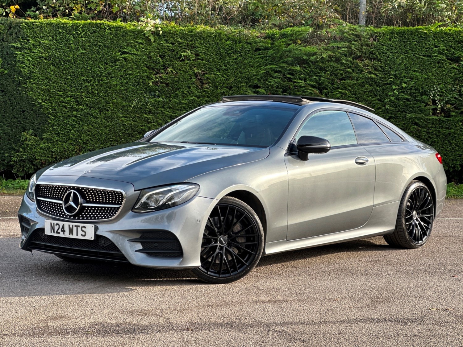 Mercedes-Benz E-Class Listing Image